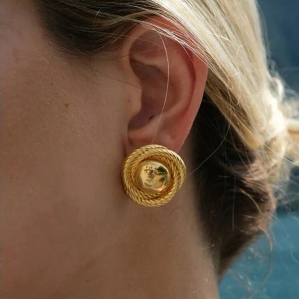 Gold geo stud earrings M335 - Picture 1 of 5